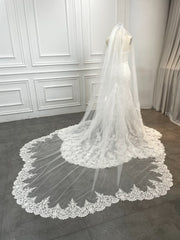 Starr Bridal- Eliana Scalloped Beaded Veil