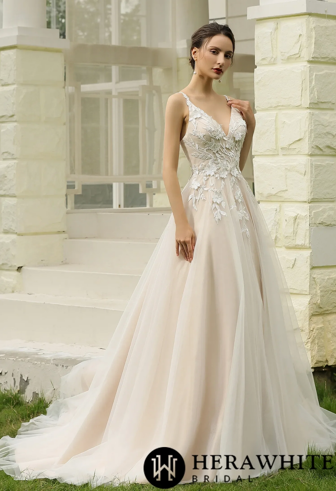 Secrets to Finding Your Dream Bridal Gown Economically